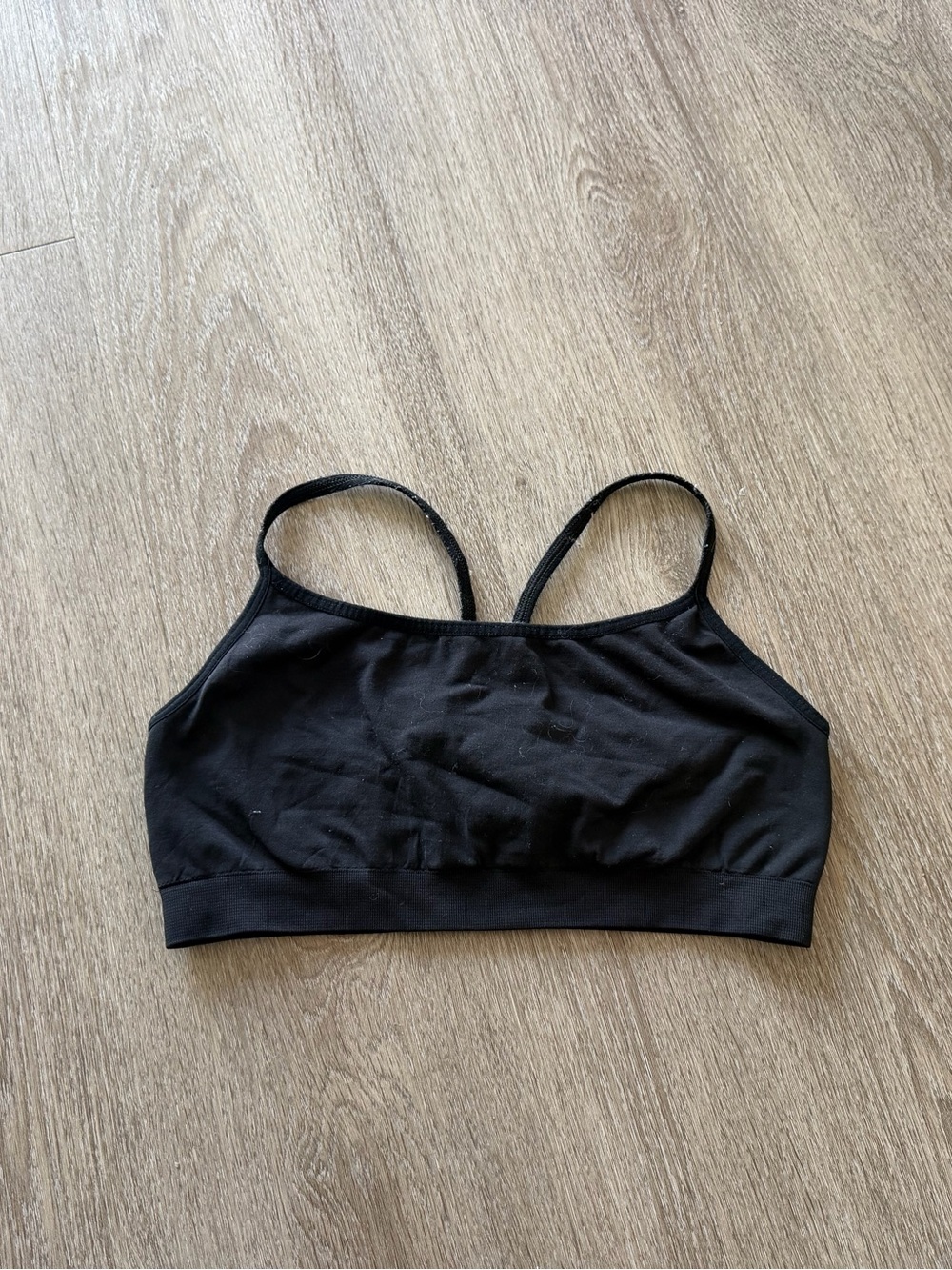 GapBody Black Strappy Racerback Sports Bra Size Medium Yoga Athleisure Gym - Picture 2 of 5